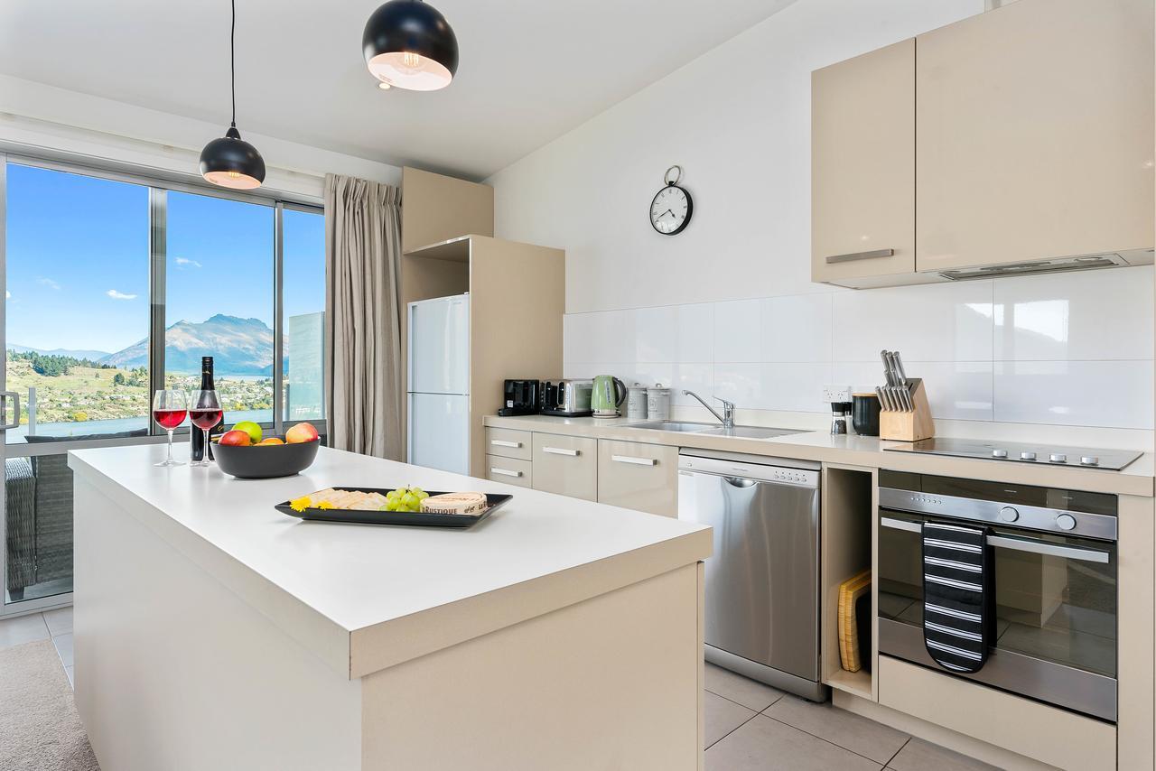 Contemporary Hilltop Abode كوينستاون المظهر الخارجي الصورة