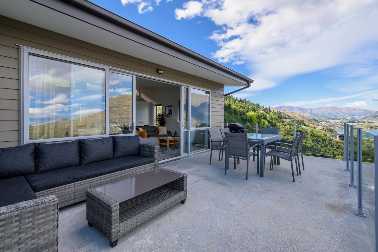Contemporary Hilltop Abode كوينستاون المظهر الخارجي الصورة